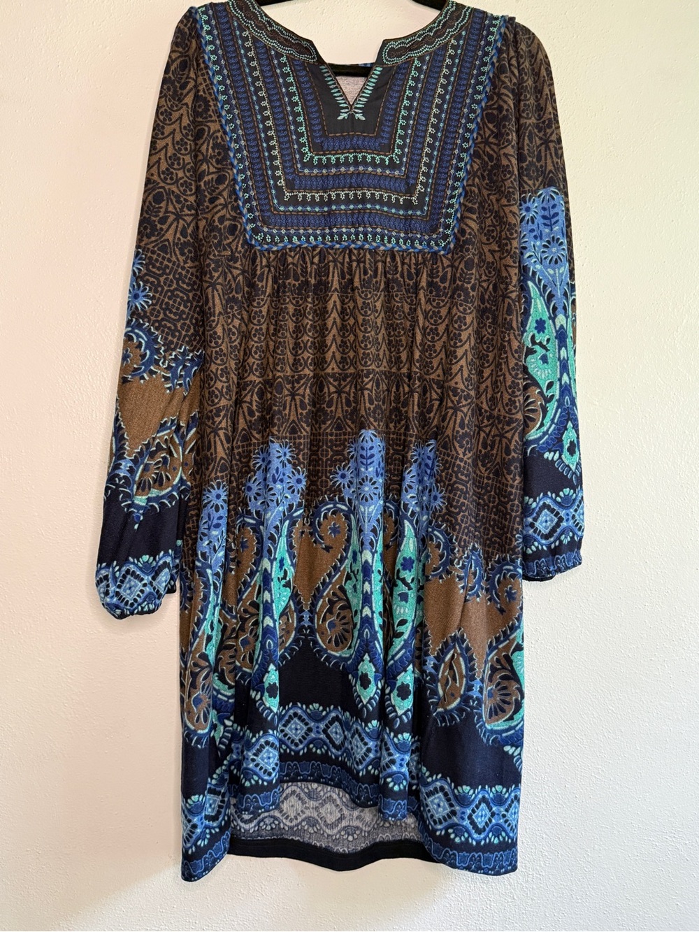 White Mark Long Sleeve Paisley Shift Dress in Brown and Blue. Sz 1X.
